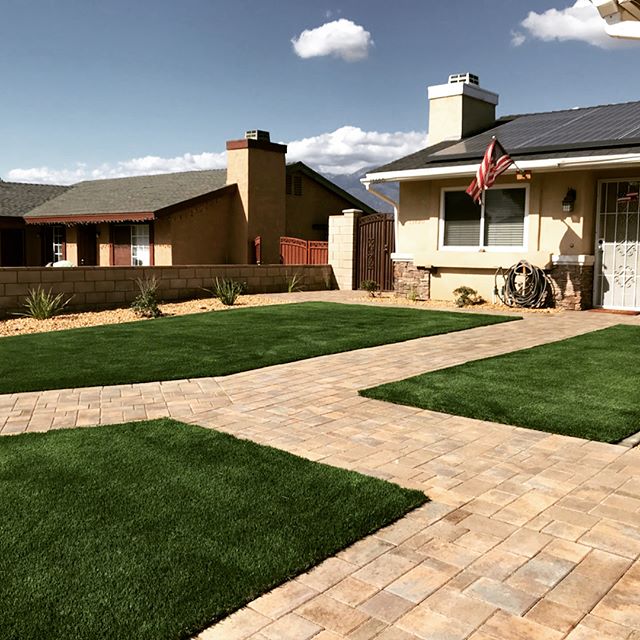 Custom Paved Walkway,, Green-R Turf of Coachella Valley